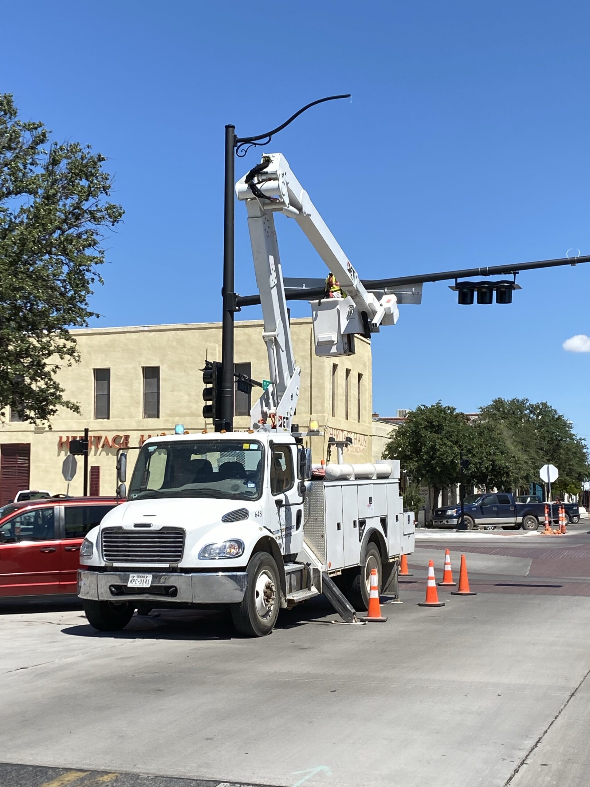 TxDOT Bucket Truck installing traffic signals